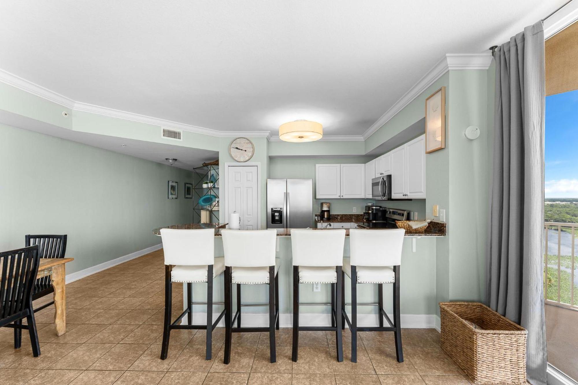 Apartment Stunning 3br Corner Tidewater Beachfront Condo! Sleeps 10! By Dolce Getaways Pcb!