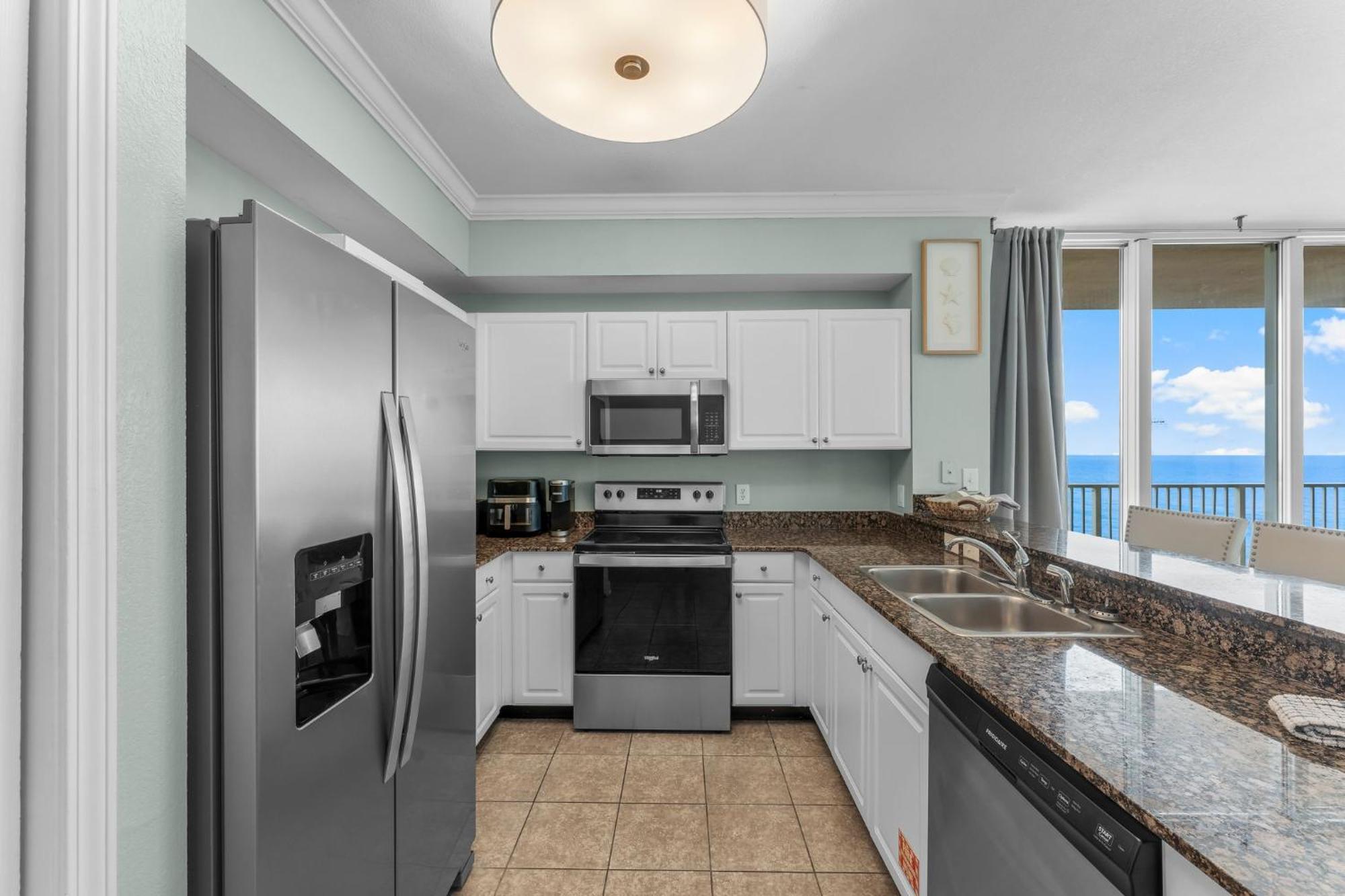 Stunning 3br Corner Tidewater Beachfront Condo! Sleeps 10! By Dolce Getaways Pcb! Apartment